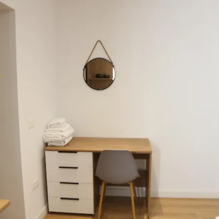 Orchide Mine Peza 公寓