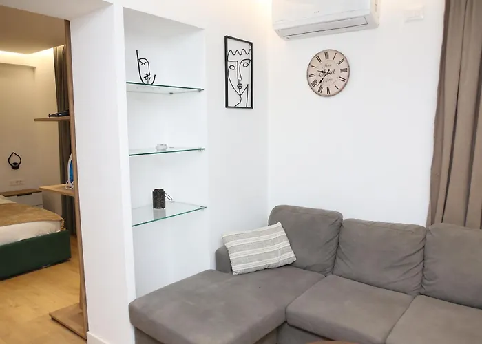 Orchide Mine Peza ティラナ