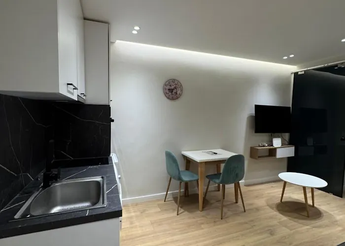 Orchide Mine Peza ティラナ